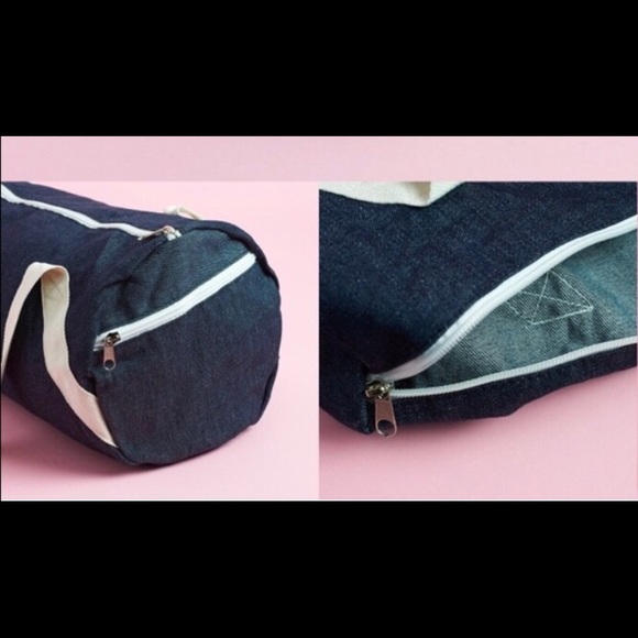 Meet Me at the Barre Zipper Gym Bag - Picture 2 of 4